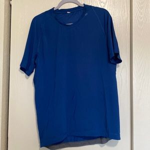 Blue lululemon top - missing care tag, would fit a size medium